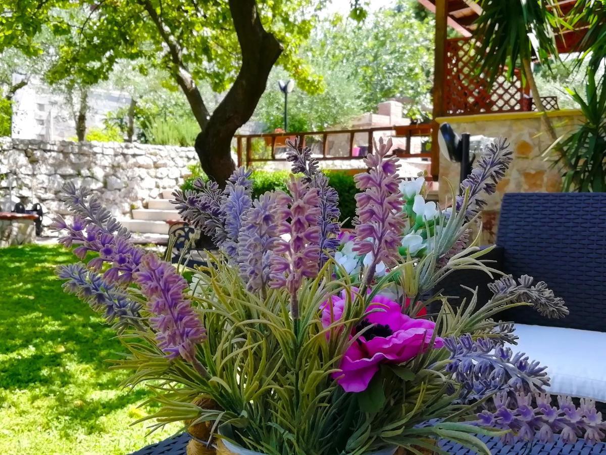 B&B Maison Villa Vittorio Avella Exterior photo